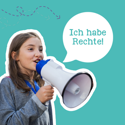 Kind mit Megafon macht auf die eignen Rechte aufmerksam